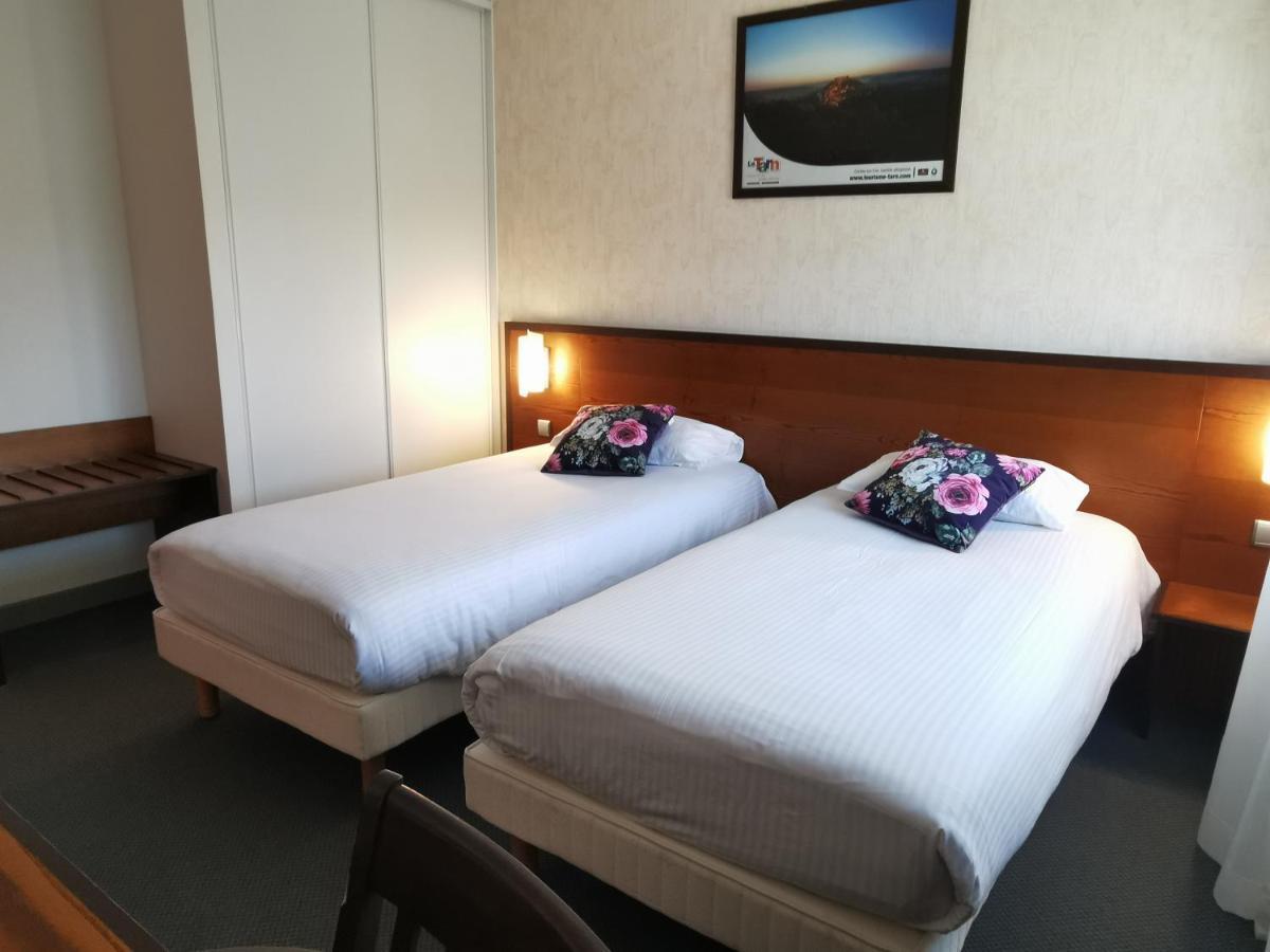Logis Hotel Et Restaurant La Bombardiere Cuq-Toulza エクステリア 写真