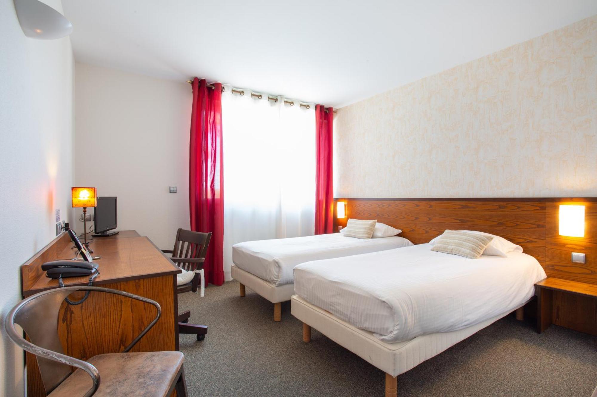 Logis Hotel Et Restaurant La Bombardiere Cuq-Toulza エクステリア 写真
